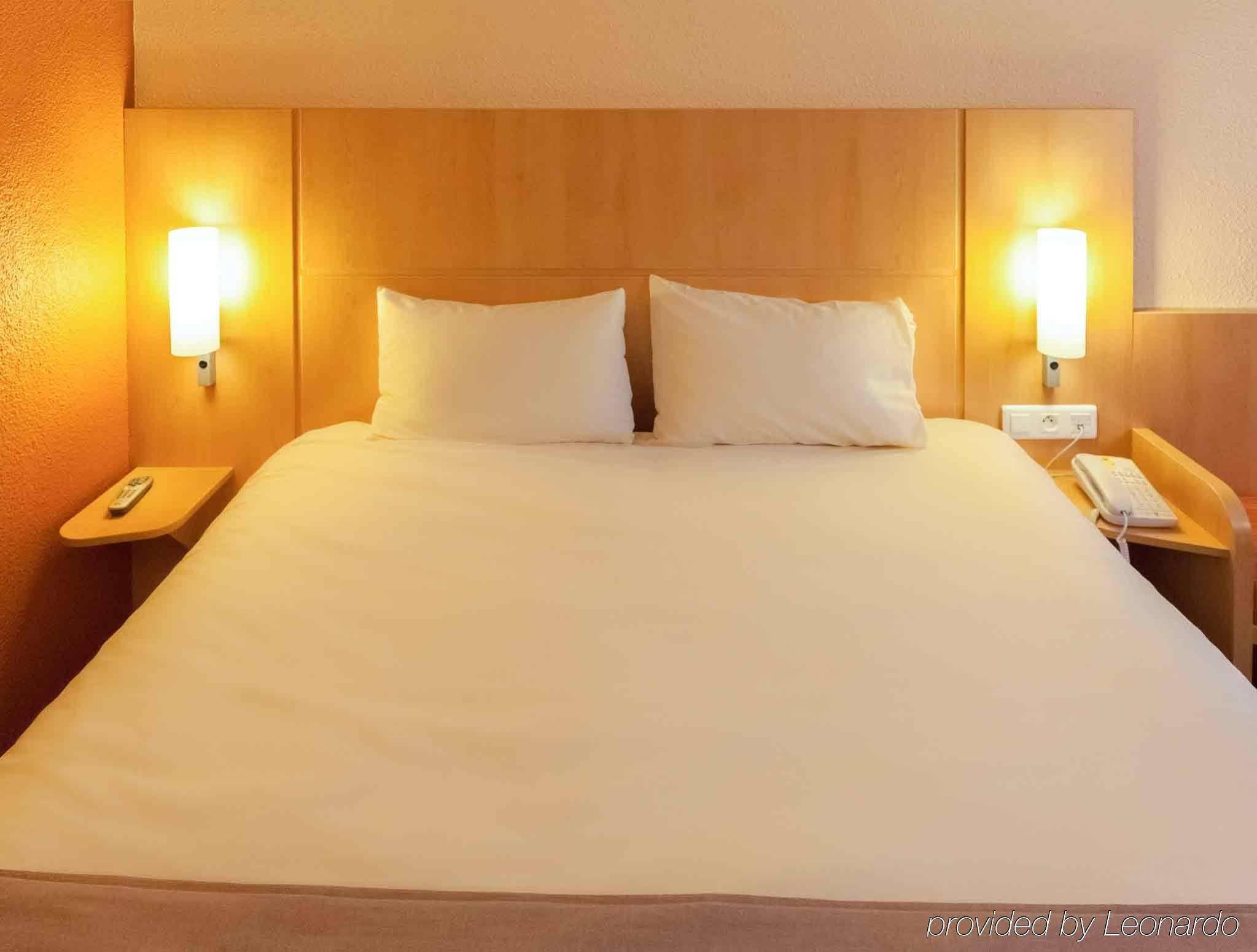 ไอบิส อาล็องซง Hotel ภายนอก รูปภาพ
