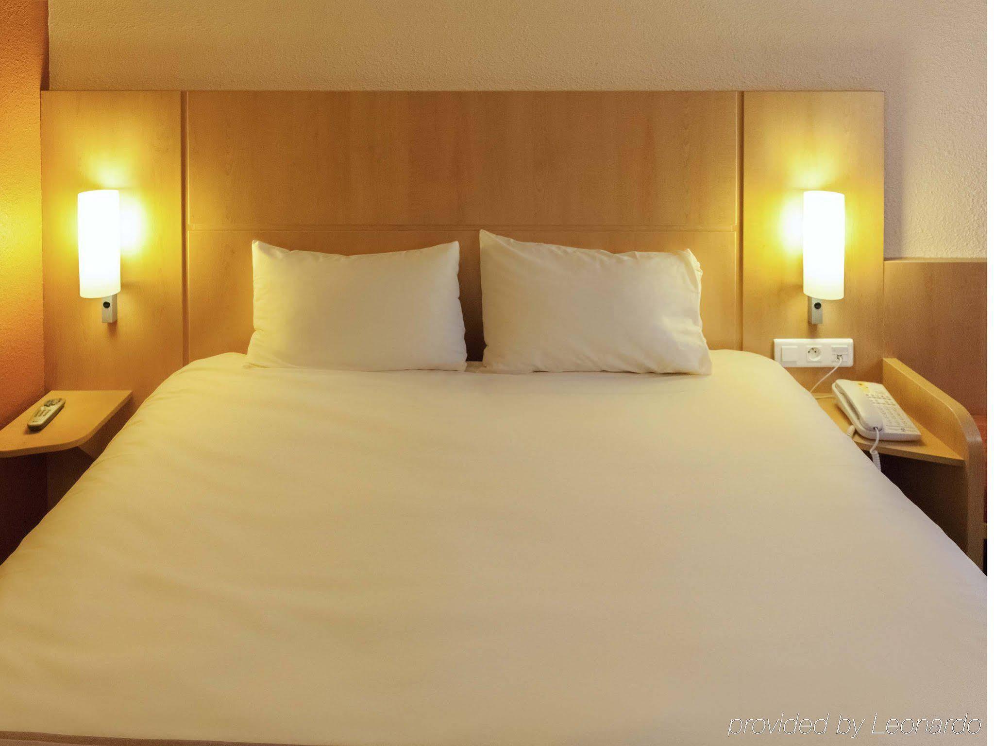 ไอบิส อาล็องซง Hotel ภายนอก รูปภาพ