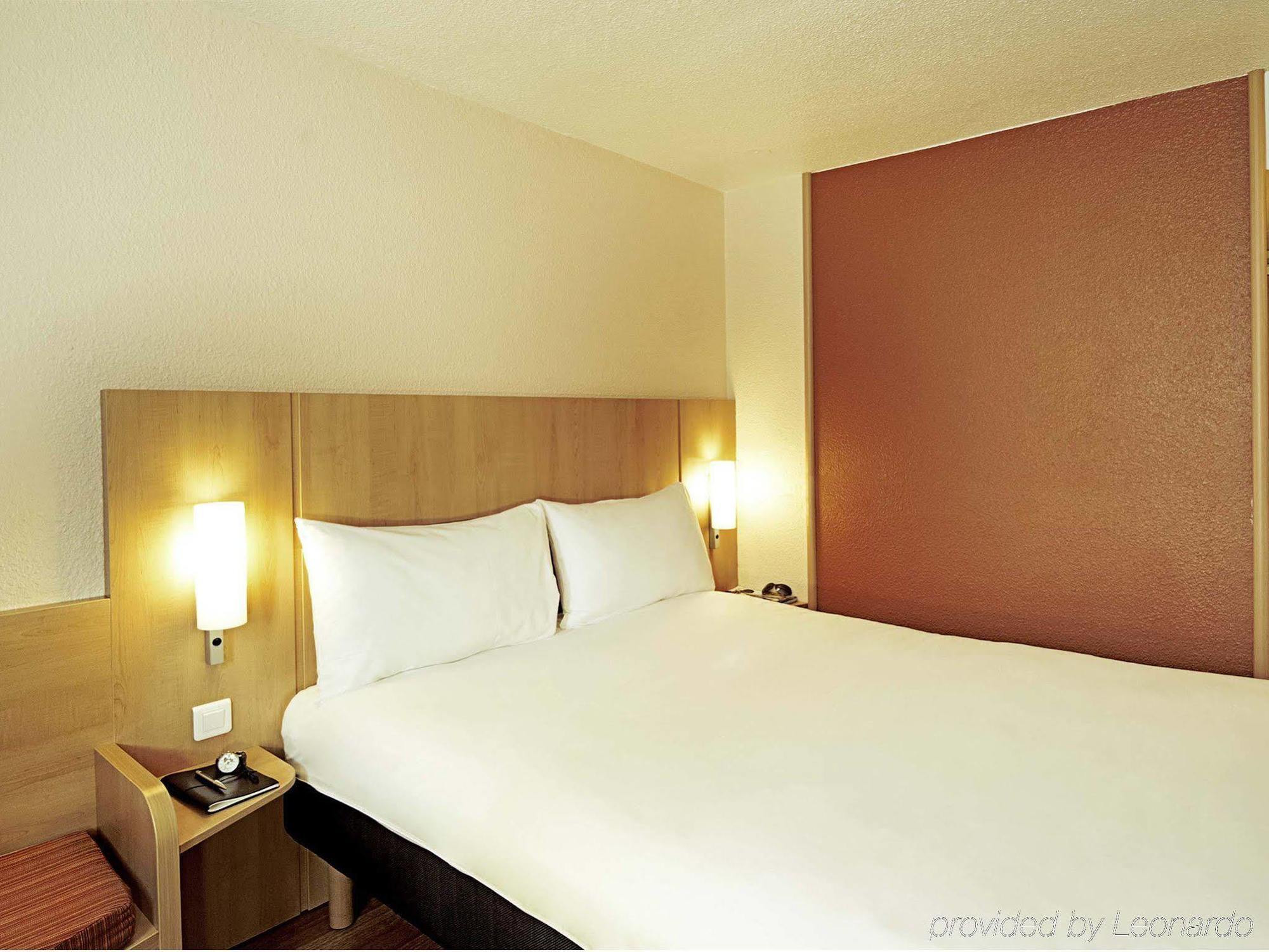 ไอบิส อาล็องซง Hotel ภายนอก รูปภาพ