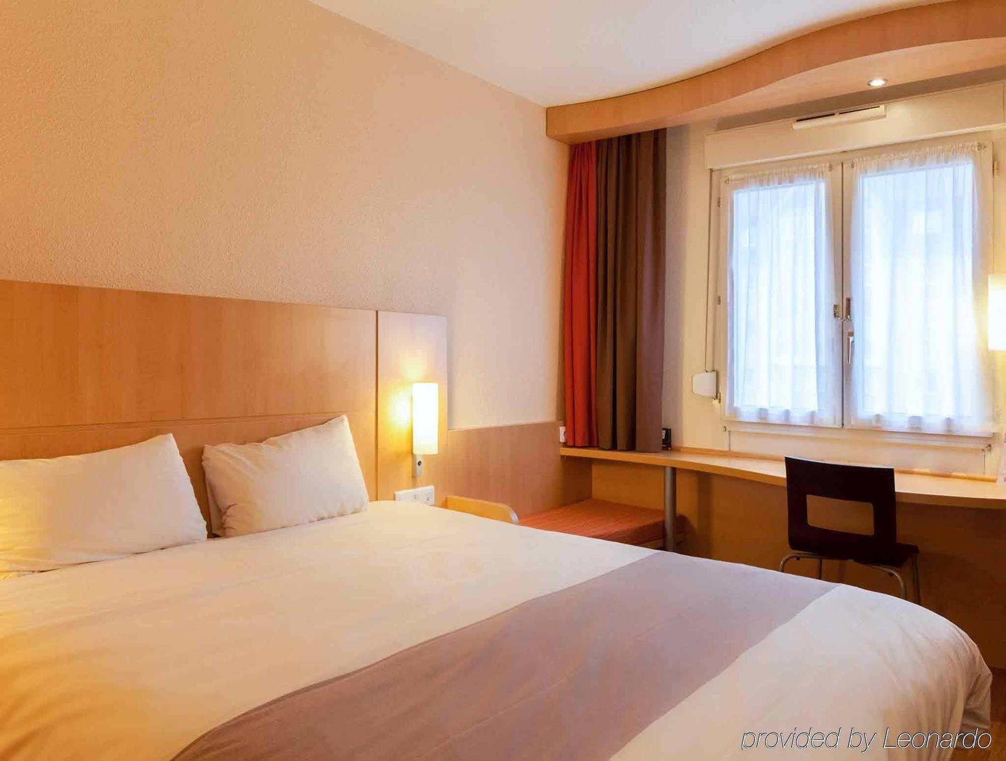 ไอบิส อาล็องซง Hotel ภายนอก รูปภาพ