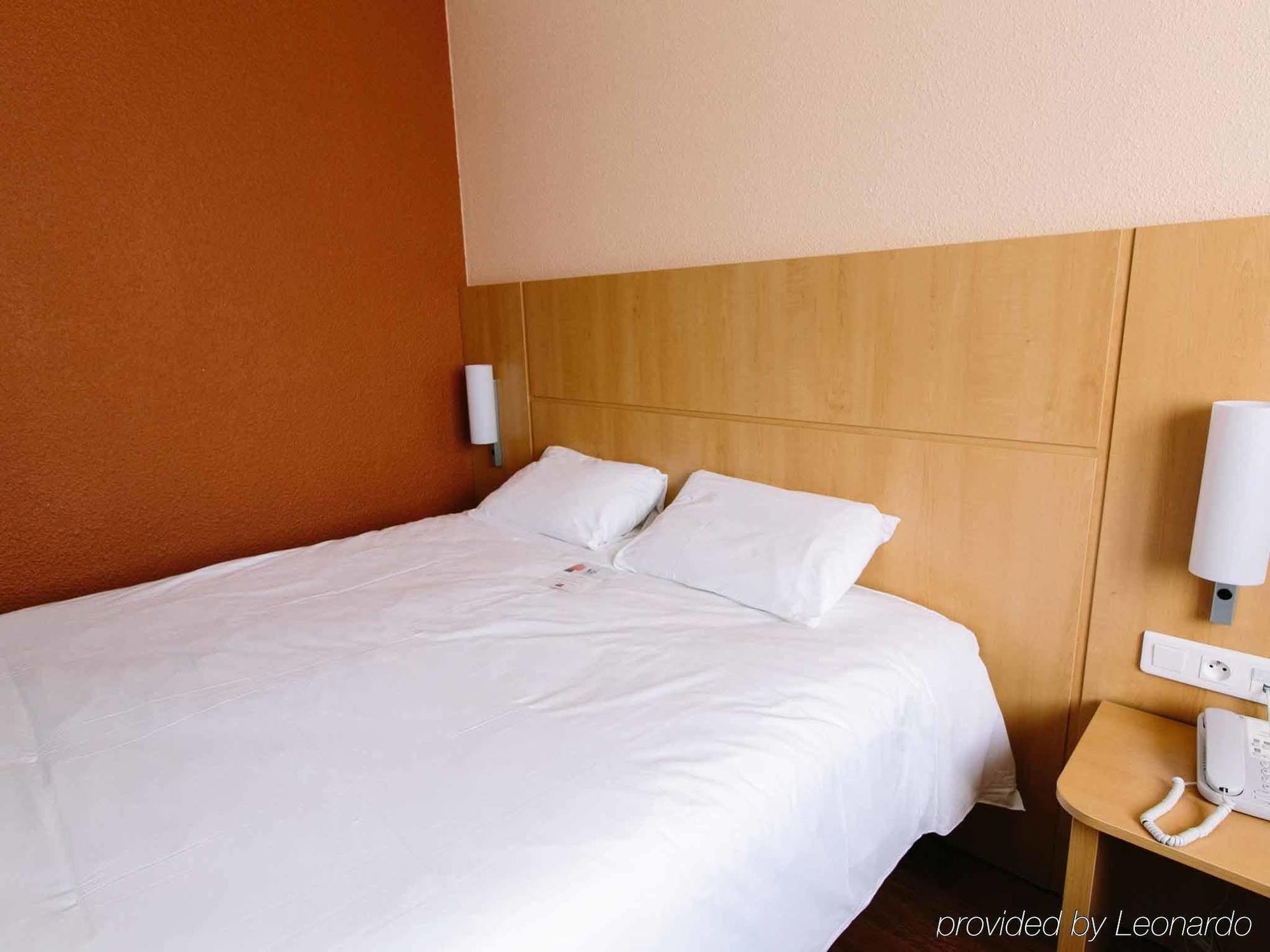 ไอบิส อาล็องซง Hotel ภายนอก รูปภาพ